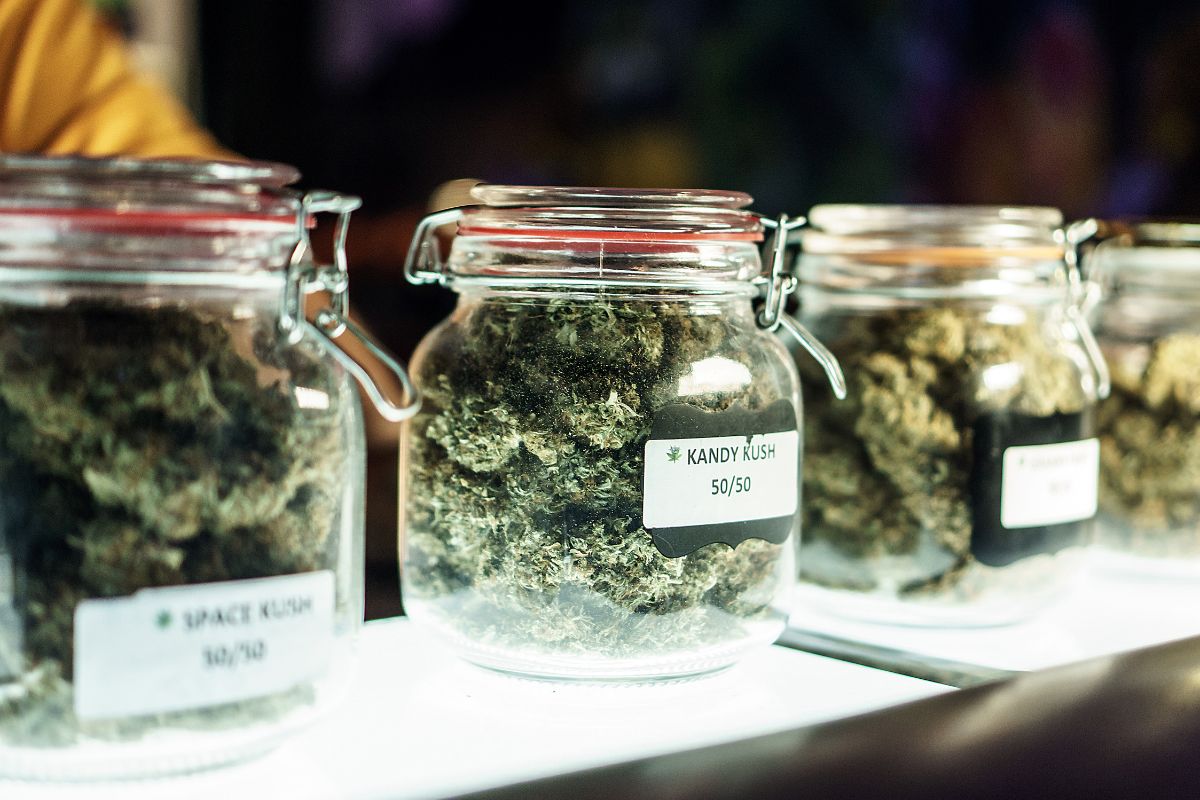 Are Mason Jars Airtight (How To Store Your Cannabis The Dos And Don’ts)