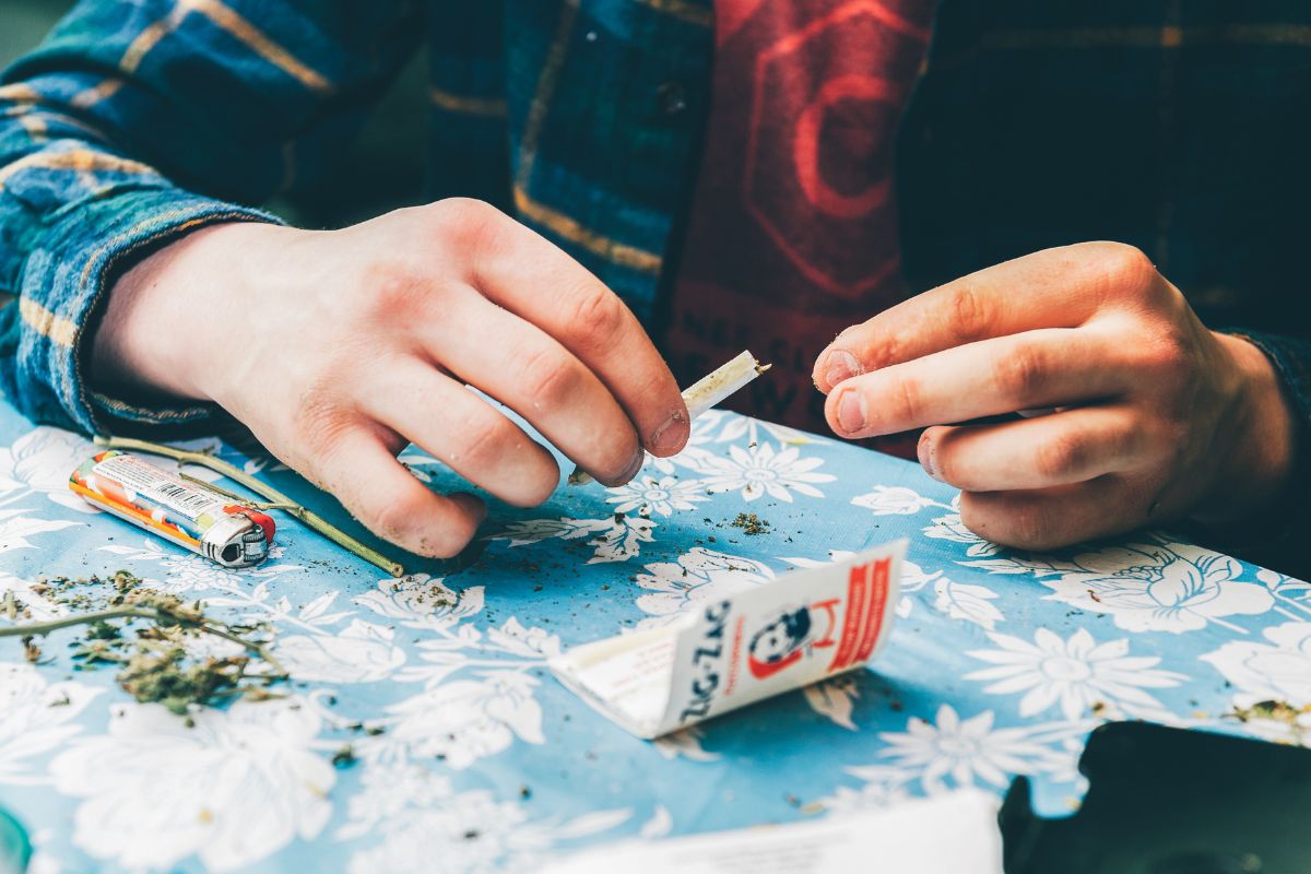 Can You Use Tissue Paper To Roll A Joint