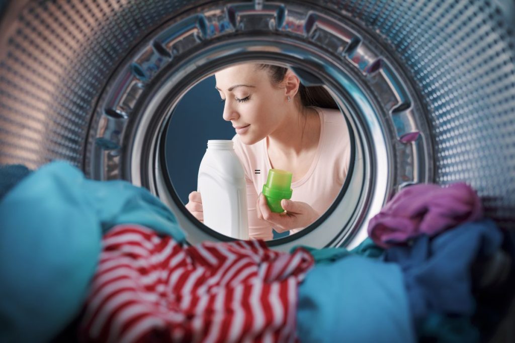 Make A Scent-Vusting Laundry Detergent