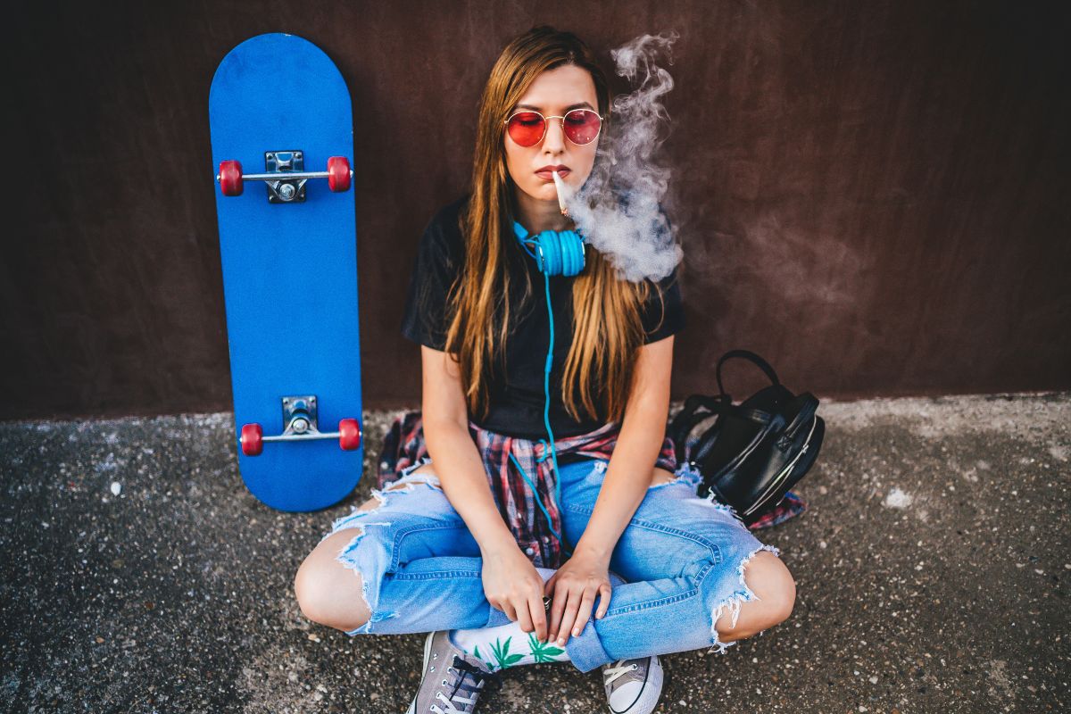 What Is Stoner Girl Clothing? All You Need To Know