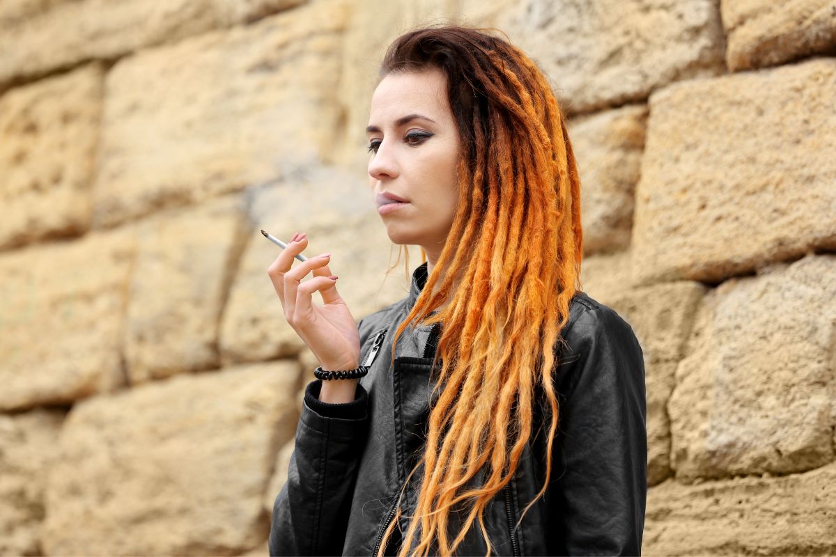 What Is Stoner Girl Clothing? All You Need To Know